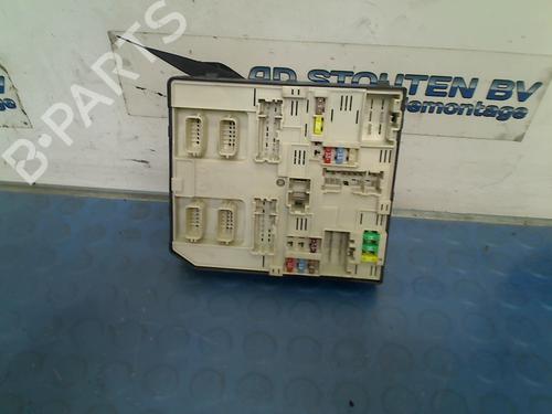 Used Fuse box RENAULT ZOE (BFM_) ZOE (88 hp) 31921521