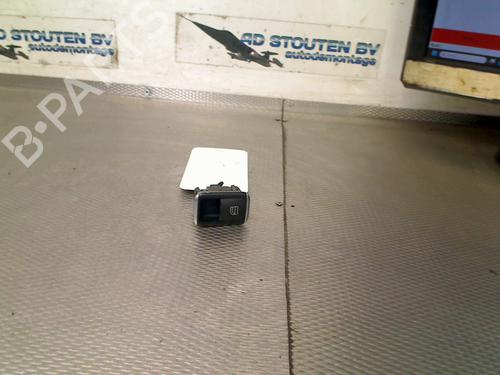 Used Switch Switch MERCEDES-BENZ CLA Coupe (C117) CLA 180 (117.342) (122 hp) 33458533 33458533