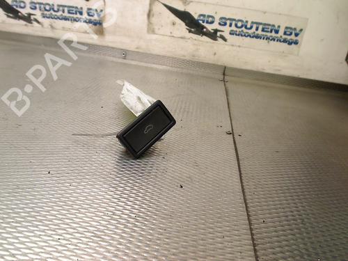 Used Switch VW PASSAT B8 Variant (3G5, CB5) 1.6 TDI (120 hp) 31060094