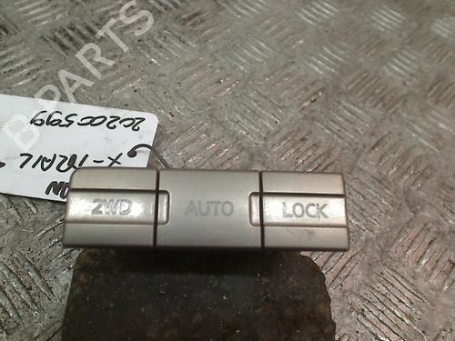 Used Switch NISSAN X-TRAIL I (T30) 2.2 DCi FWD (114 hp) 11311924
