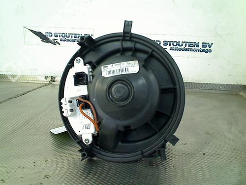 Used Heater blower motor AUDI A3 Sportback (8YA, 8YF) 35 TDI (150 hp) 29742790