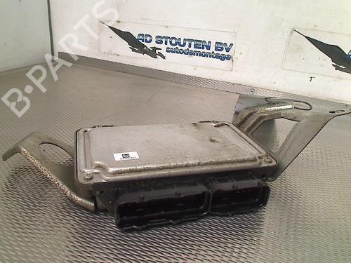 Engine control unit (ECU) TOYOTA YARIS (_P13_) 1.0 (KSP130_, KSP130) | BP30834460M57