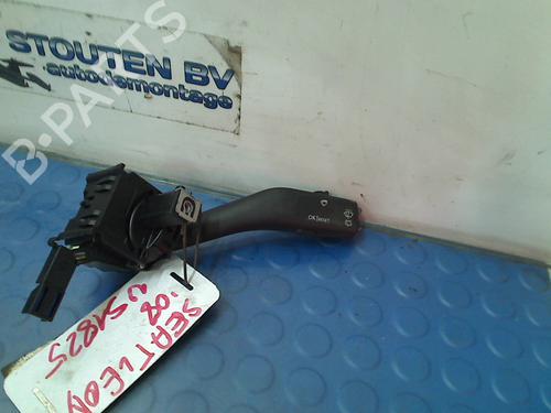 Used Steering column stalk SEAT LEON (1P1) 1.9 TDI (105 hp) 11264868