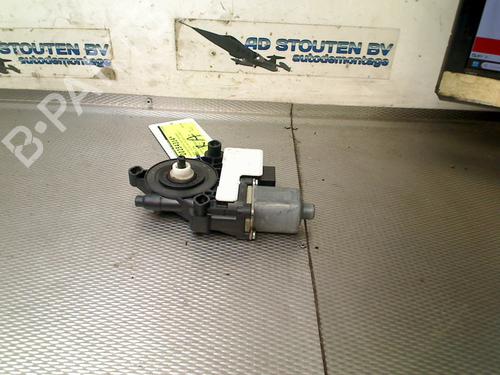 Used Right rear window motor VW GOLF VII (5G1, BQ1, BE1, BE2) 1.6 TDI (110 hp) 29826846