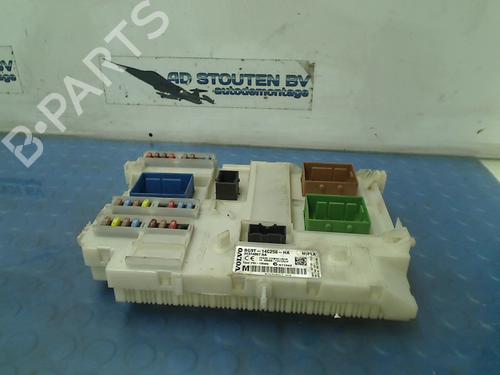 Used Fuse box VOLVO V70 III (135) T5 (241 hp) 11304988
