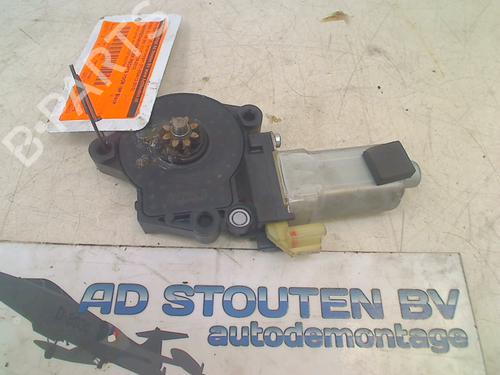 Right front window motor KIA SPORTAGE II (JE_, KM_) 2.7 V6 4WD | BP11305068E20 