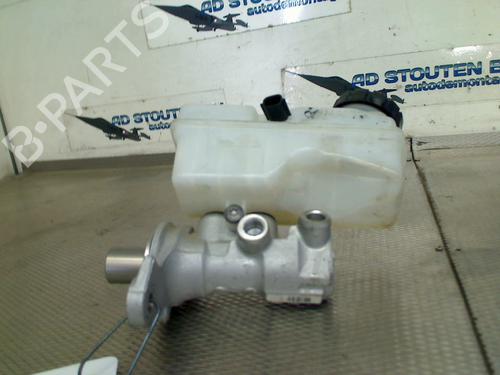 Used Brake master cylinder RENAULT CAPTUR I (J5_, H5_) 1.2 TCe 120 (118 hp) 30435381
