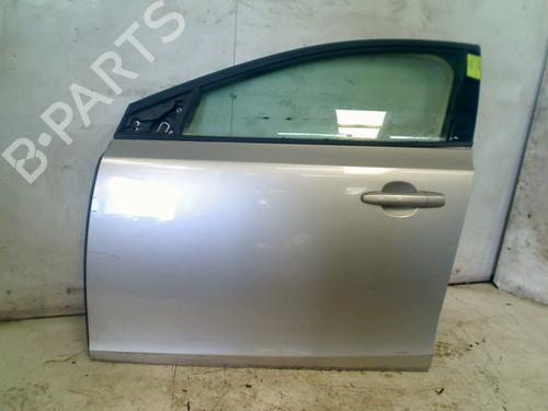 left-front-door-volvo-v40-hatchback-525-2012-2013-2014-2015-2016-2017-2018-2019-39577909 main image