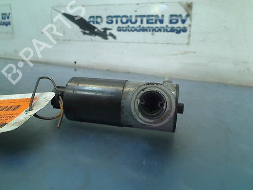 Sprinklervæskepumpe VOLVO V40 Hatchback (525) D2 (114 hp) 13124035