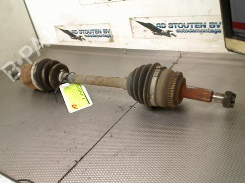 Used Left front driveshaft HYUNDAI i30 Estate (FD) 1.6 CRDi (116 hp) 30275009