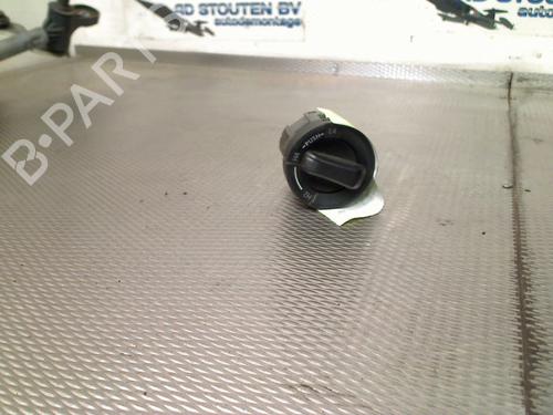 Used Switch TOYOTA HILUX VIII Pickup (_N1_) 2.4 D 4WD (GUN125_, GUN125R) (150 hp) 27475242