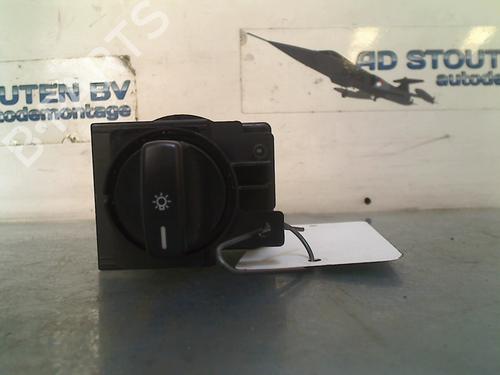 Used Headlight switch MERCEDES-BENZ A-CLASS (W169) A 160 (169.031, 169.331) (95 hp) 13570758
