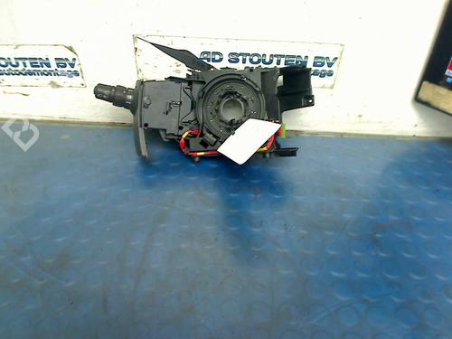 Used Headlight switch RENAULT CLIO III Grandtour (KR0/1_) 1.2 16V (KR02, KR0J) (75 hp) 31039907