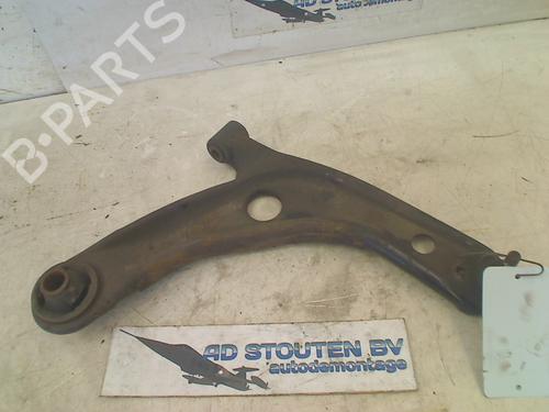 Used Right front suspension arm TOYOTA YARIS (_P9_) 1.0 VVT-i (KSP90_, KSP90R) (69 hp) 11317449