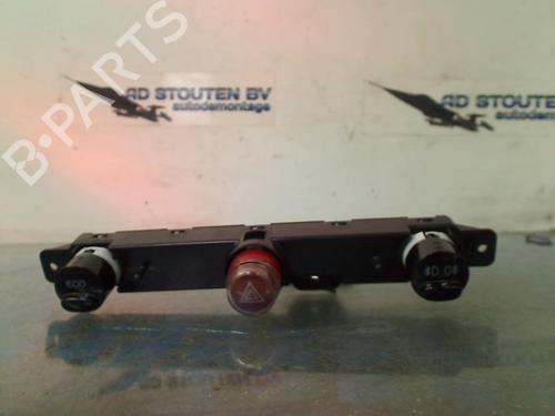 Used Warning switch FIAT 500 (312_) 0.9 (312AXG1A, 312.AXG11) (86 hp) 16120131
