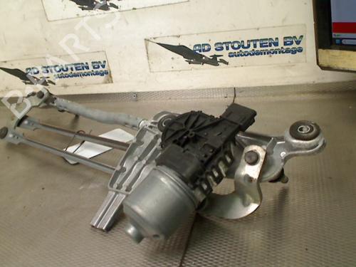 Used Front wipers mechanism PEUGEOT 308 II (LB_, LP_, LW_, LH_, L3_) 1.2 VTi 72 (82 hp) 28389069