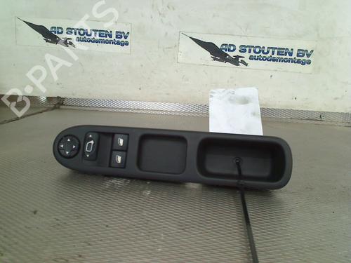Fensterheberschalter links vorne für PEUGEOT 207 CC (WD_) 1.6 16V (120 hp) 29501956