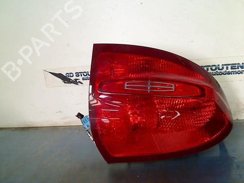 Used Right taillight LINCOLN TOWN CAR II 4.6 (214 hp) 21055751