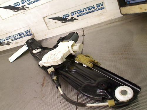 Elevalunas trasero derecho BMW 5 (F10) 520 d (184 hp) 31807365