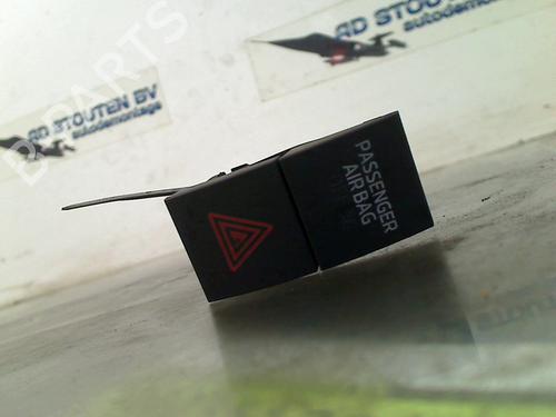 Used Warning switch Warning switch SKODA RAPID (NH3, NK3, NK6) 1.2 TSI (86 hp) 33771092 33771092