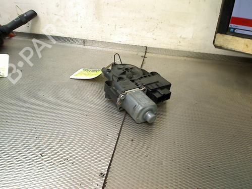Used Left rear window motor Left rear window motor SKODA OCTAVIA III Combi (5E5, 5E6) 1.6 TDI (105 hp) 33735904 33735904