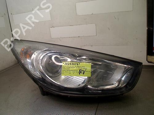 Used Right headlight HYUNDAI ix35 (LM, EL, ELH) 2.0 CRDi 4WD (136 hp) 30622053