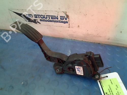 Used Pedal OPEL AGILA B (H08) 1.2 (F68) (86 hp) 13127092