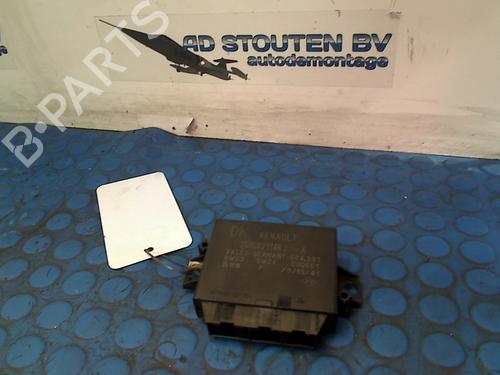 Used Electronic module RENAULT MEGANE III Grandtour (KZ0/1) 1.4 TCe (KZ0F, KZ1V) (130 hp) 13449790
