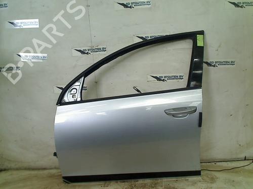 Used Left front door VW GOLF VI (5K1) 1.2 TSI (105 hp) 28195821