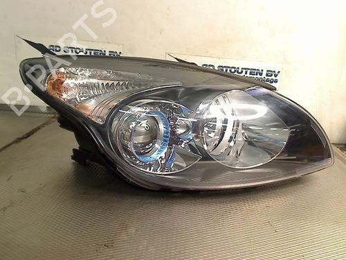 Used Right headlight HYUNDAI i30 (FD) 1.4 (109 hp) 30475655