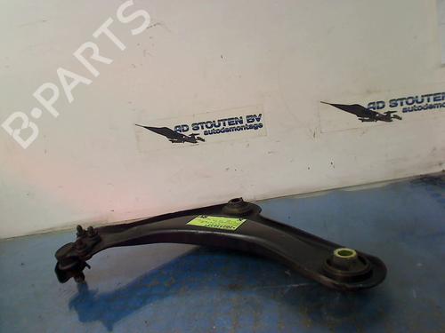 Used Right front suspension arm CITROËN C4 CACTUS 1.2 VTi 82 (82 hp) 15899368