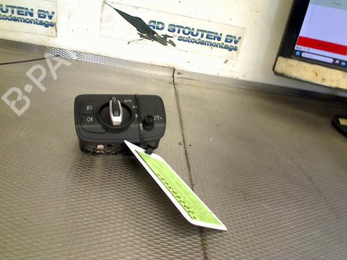Used Headlight switch AUDI A3 Sportback (8VA, 8VF) 2.0 TDI (150 hp) 29199522