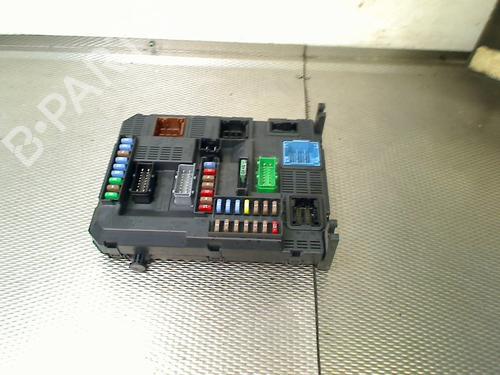 Used Fuse box Fuse box 37231796 37231796