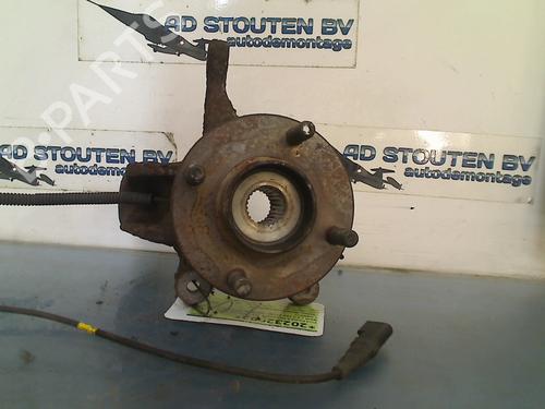 Used Left front steering knuckle FORD FIESTA V (JH_, JD_) ST150 (150 hp) 15381757