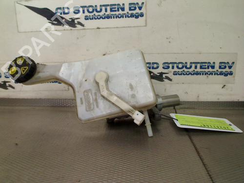 Used Brake master cylinder FORD FOCUS III Turnier 1.0 EcoBoost (100 hp) 29158045