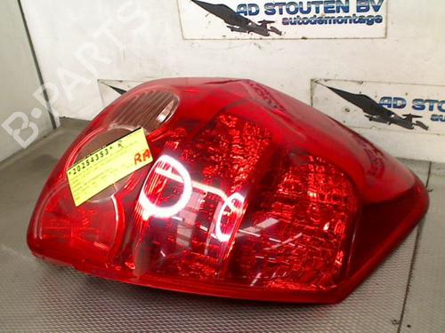 Used Right taillight TOYOTA AURIS (_E15_) 1.6 (ZRE151_, ZRE151R) (124 hp) 30514570