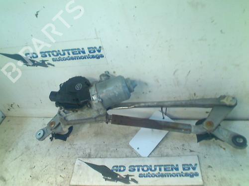 Used Front wipers mechanism TOYOTA YARIS (_P9_) 1.0 VVT-i (KSP90_, KSP90R) (69 hp) 11260711