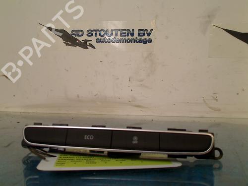 Used Switch RENAULT MEGANE IV Hatchback (B9A/M/N_) 1.5 dCi 110 (B9A3) (110 hp) 13321838