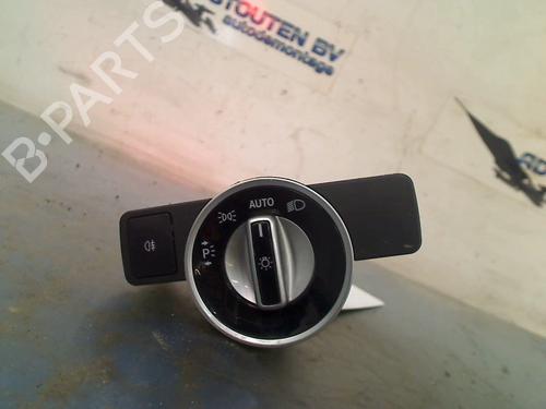 Used Headlight switch MERCEDES-BENZ CLA Shooting Brake (X117) CLA 200 CDI / d (117.908) (136 hp) 17834963