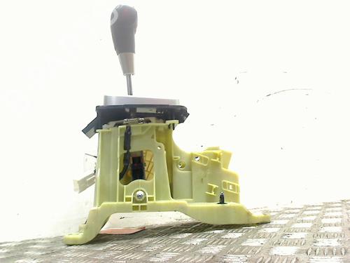 Used Gear lever KIA SPORTAGE II (JE_, KM_) 2.7 V6 4WD (175 hp) 11305078