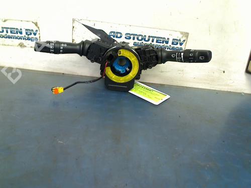 Used Steering column stalk KIA RIO III (UB) 1.1 CRDi (75 hp) 21070486