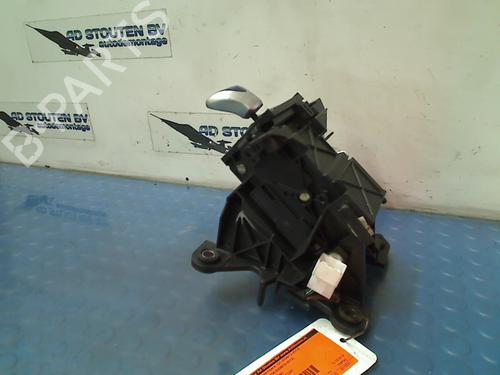 Used Gear lever TOYOTA AURIS (_E15_) 1.8 Hybrid (ZWE150_, ZWE150R) (136 hp) 11310258