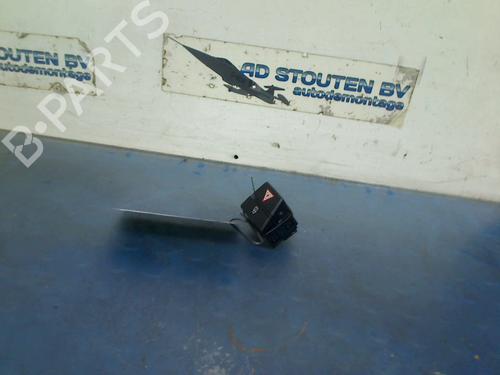 Used Warning switch HYUNDAI i20 II (GB, IB) 1.0 T-GDI (101 hp) 23399899