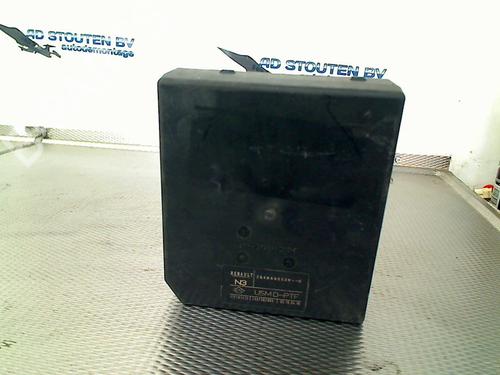 Used Fuse box RENAULT LAGUNA III (BT0/1) 1.5 dCi (BT00, BT0A, BT0T, BT1J) (110 hp) 31921523