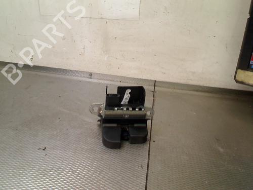 Used Tailgate lock VW POLO VI (AW1, BZ1, AE1) 1.0 TSI (110 hp) 33011089