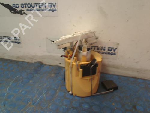 Used Fuel pump MERCEDES-BENZ CLS (C218) CLS 350 CDI / d (218.323) (265 hp) 11263574