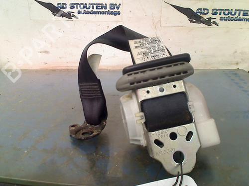 Used Rear right seatbelt TOYOTA YARIS (_P9_) 1.3 VVT-i (SCP90_, SCP90R) (87 hp) 17476717