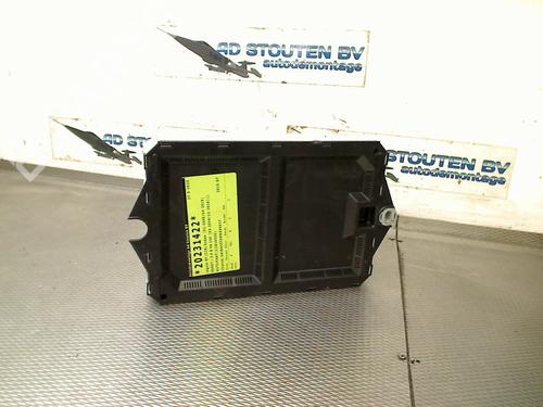 Used Fuse box JAGUAR XF I (X250) 3.0 D (211 hp) 31048882