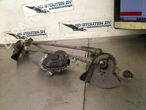 Used Front wipers mechanism MITSUBISHI OUTLANDER III (GG_W, GF_W, ZJ, ZL, ZK) Plug-in Hybrid (GG2W) (200 hp) 31267280