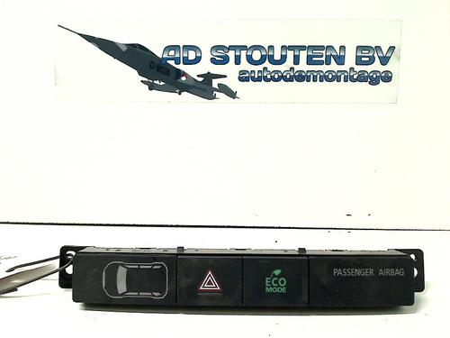 Used Warning switch MITSUBISHI OUTLANDER III (GG_W, GF_W, ZJ, ZL, ZK) Plug-in Hybrid (GG2W) (200 hp) 13123061